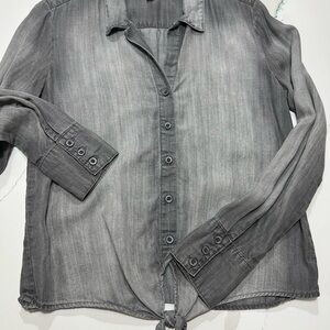 Cloth & Stone Women's Gray Button Down Shirt